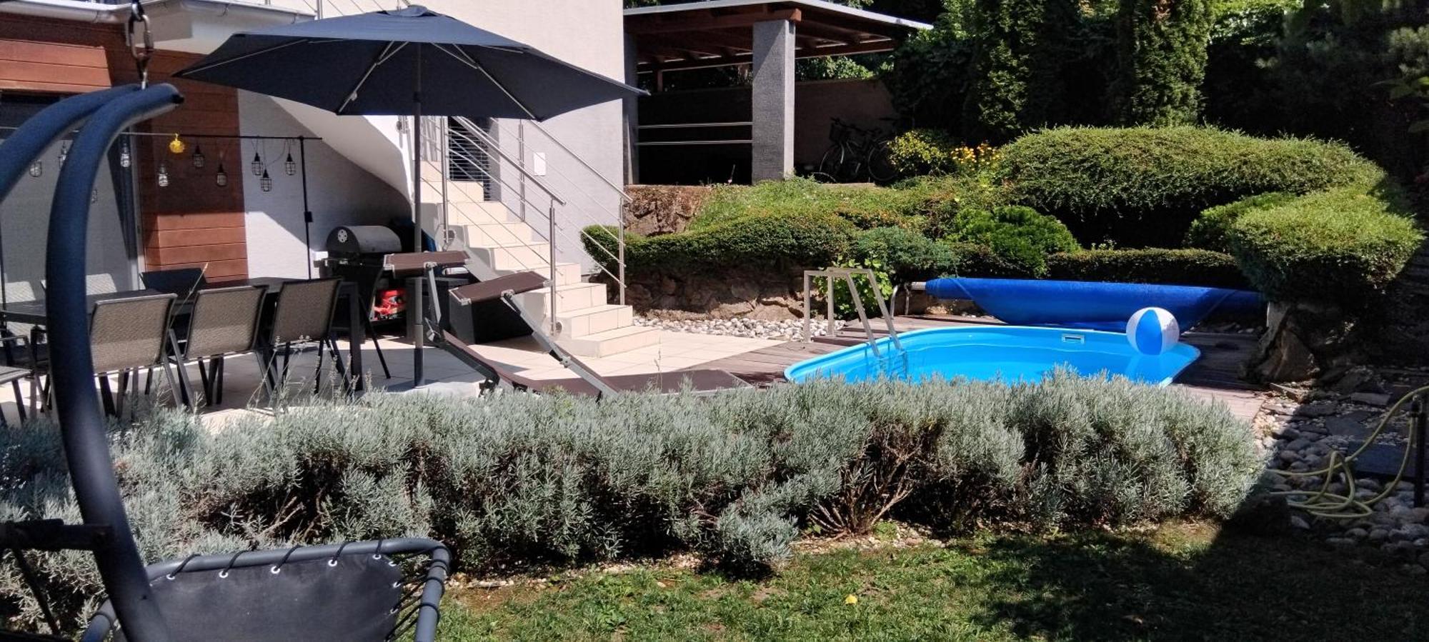 Dom Na Cervenej Vezi Villa Banka Dış mekan fotoğraf